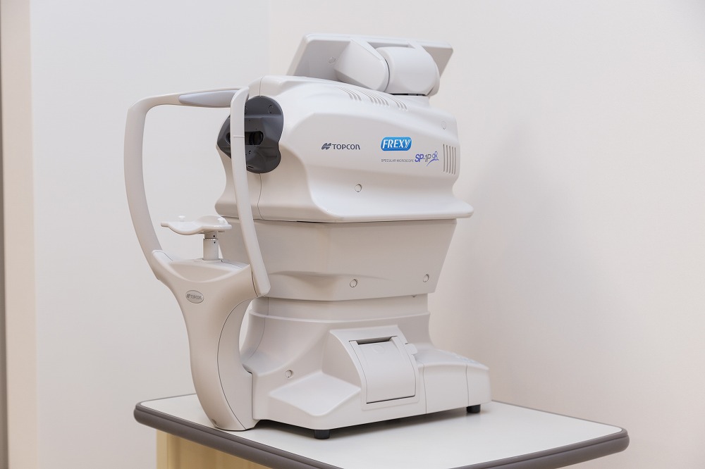 角膜内皮細胞撮影装置（TOPCON SP-1P）